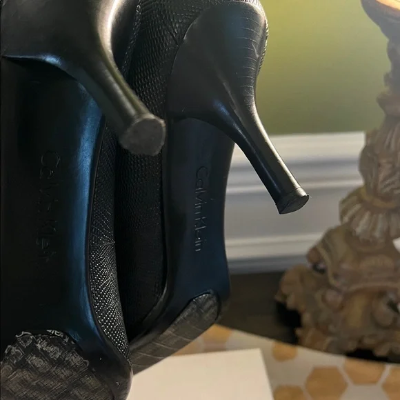 Calvin Klein Textured Black Heels with box - Picture 7 of 10